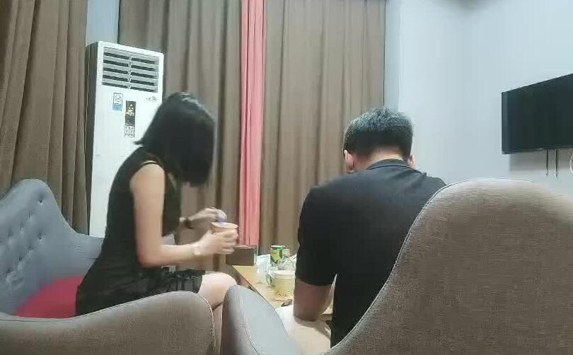 山鸡优选08-16高档酒店约会大龄女青年